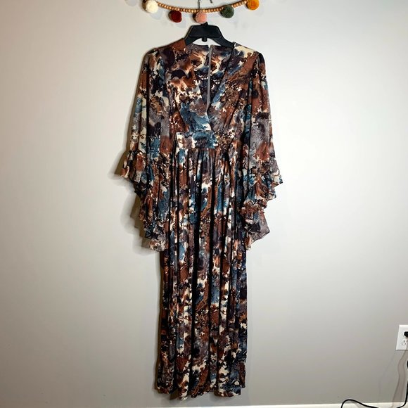 Vintage Dresses & Skirts - Vintage patterned bell sleeve dress